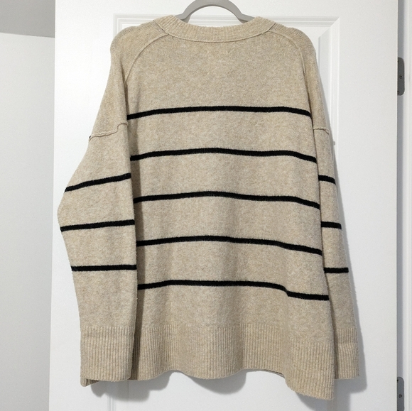 Aerie Unreal Crew Sweater - Picture 7 of 7